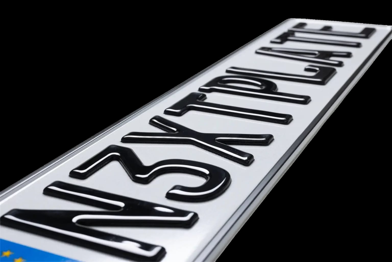 3D-Kennzeichen aus Aluminium mit erhabenen, schwarz glänzenden Zeichen